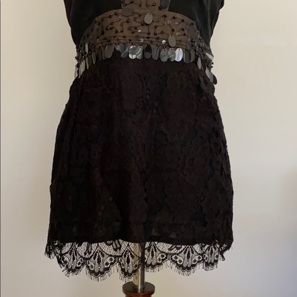 Nanette Lapore size 6 lace & beaded top - Picture 3 of 6